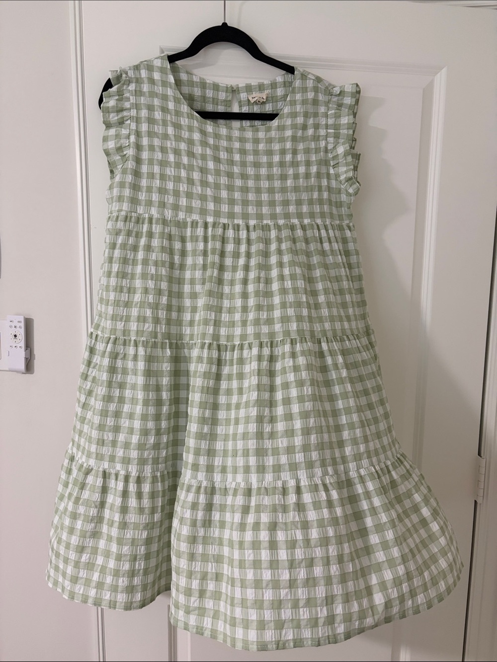 Aaron & Amber gingham seersucker tiered dress - EUC